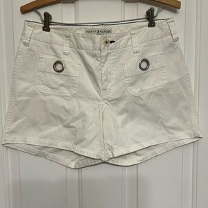 TOMMY HILFIGER WHITE‎ COTTON SHORTS WITH HILFIGER LOGO SILVER POCKET RINGS